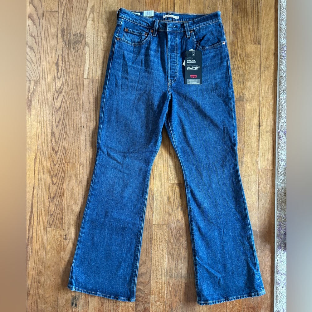 Women’s Premium Ribcage Bootcut Levi’s - Super High Rise. Size 31 x 31